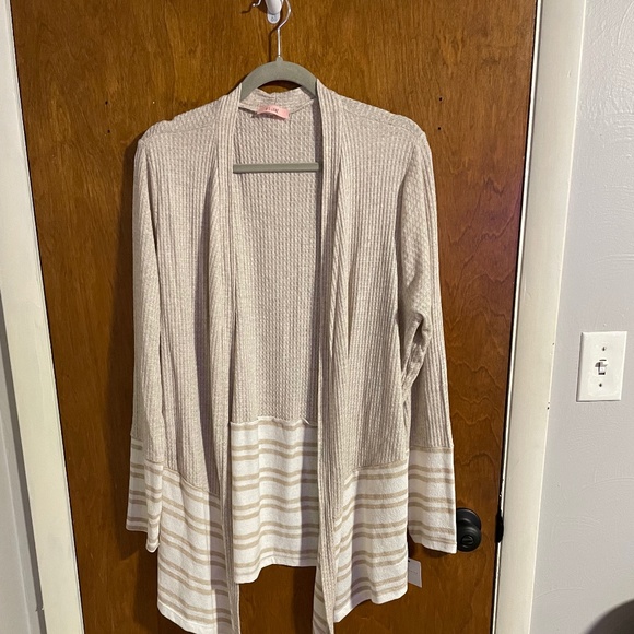 1XL Two-Tone Cardigan - Picture 6 of 15